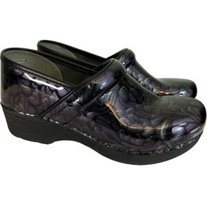 Dansko XP 2.0 floral  Filigree black subtle purple patent leather Clogs
